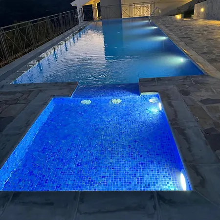 Raks Villa Kantanos